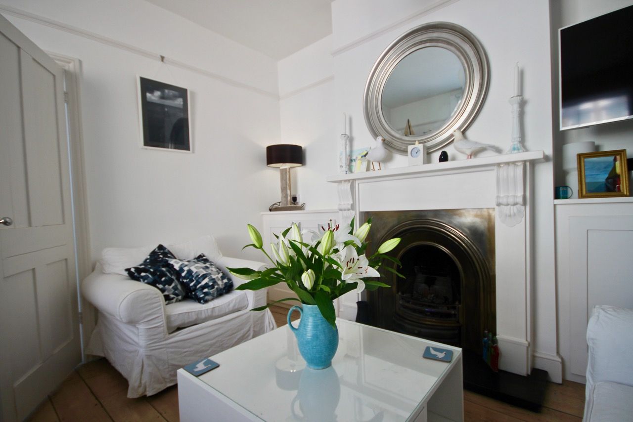 Captain’s Cottage image