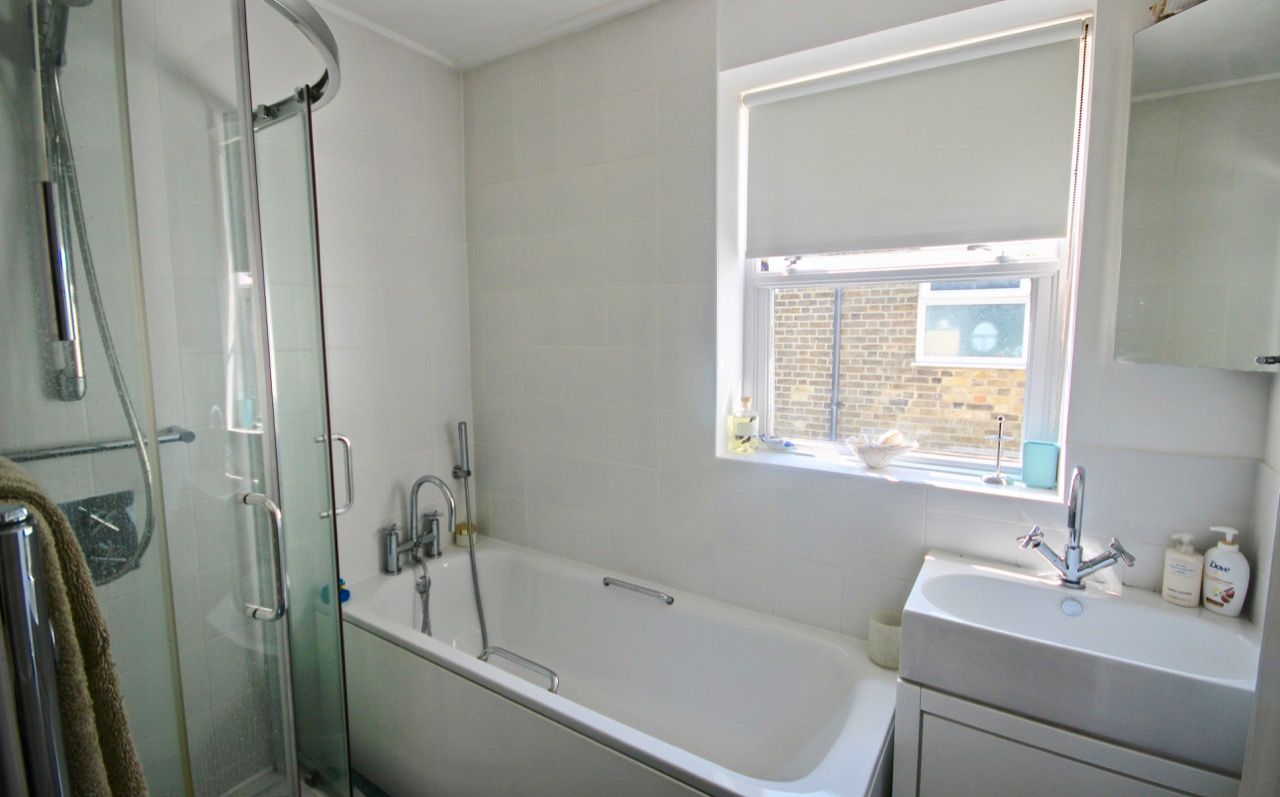 Captain’s Cottage image