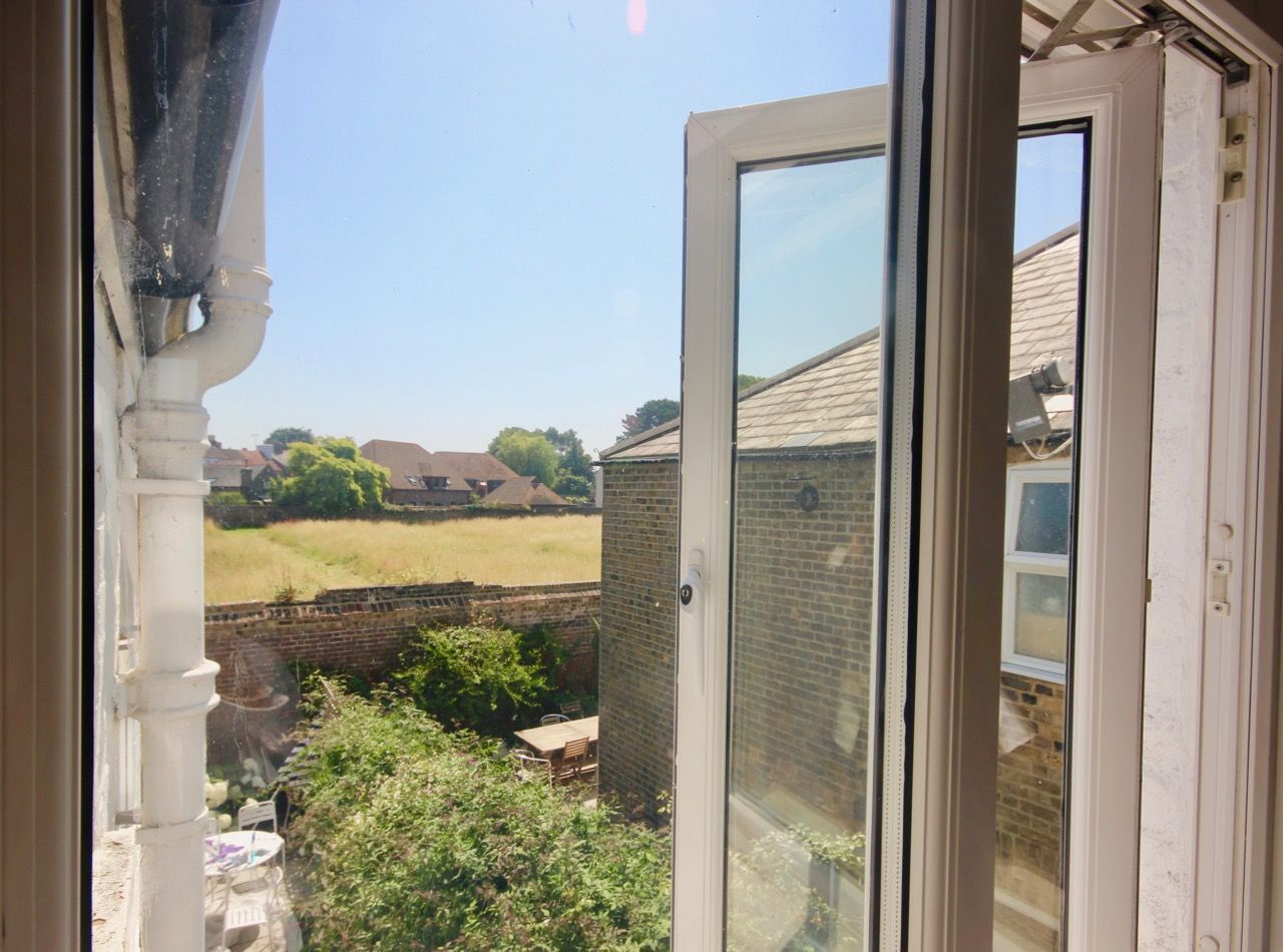 Captain’s Cottage image