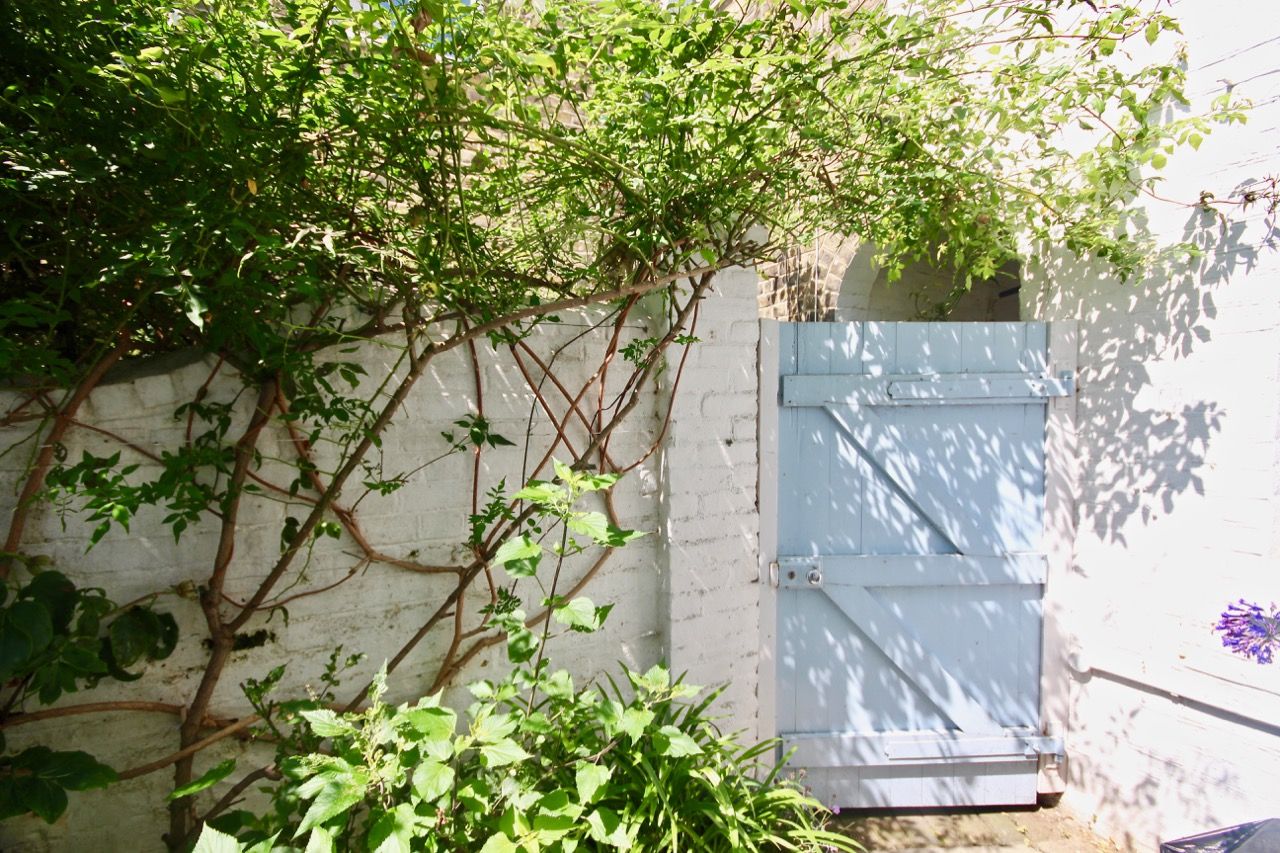 Captain’s Cottage image