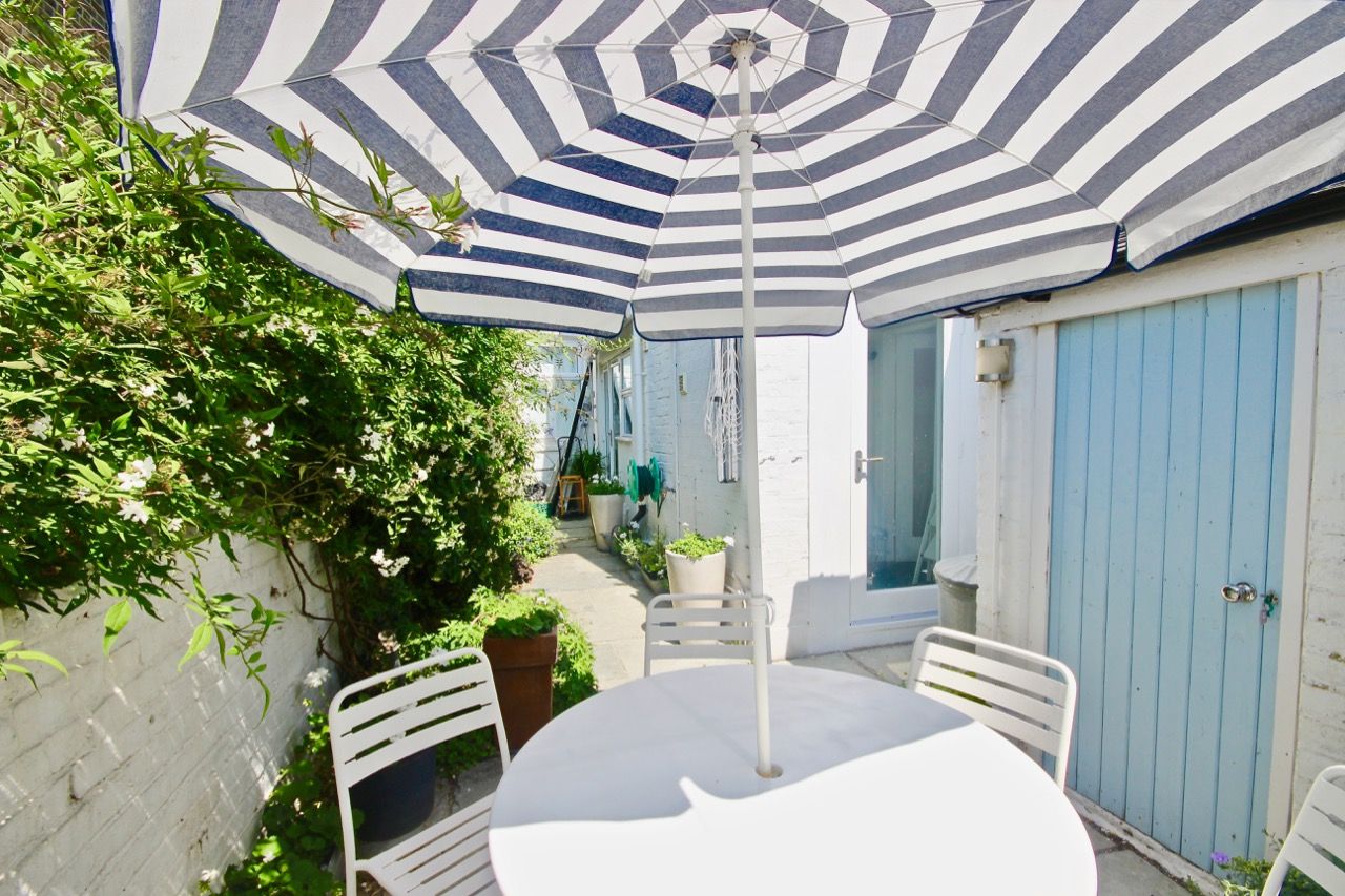 Captain’s Cottage image