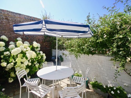 Captain’s Cottage image