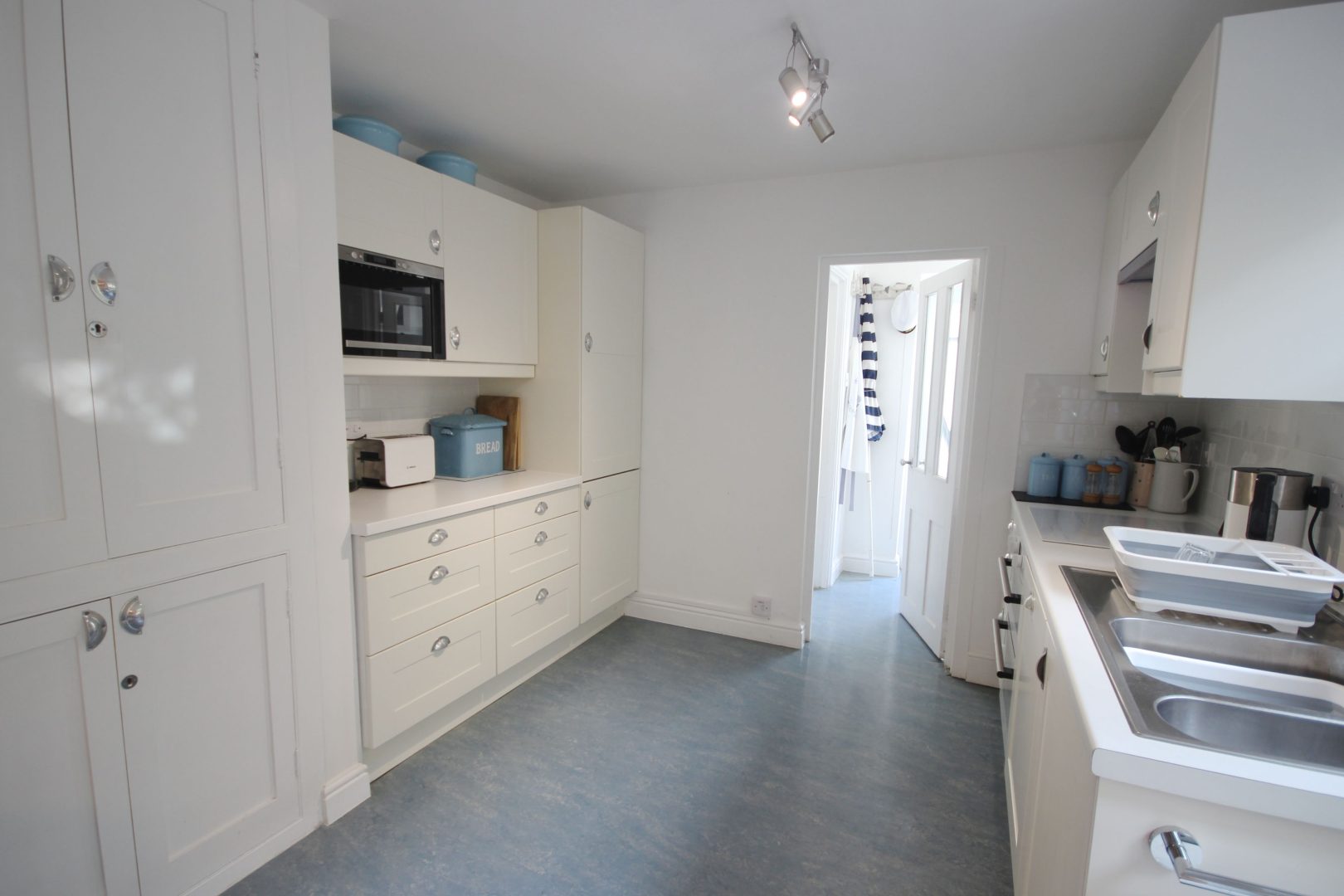 Captain’s Cottage image