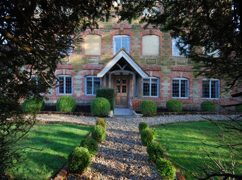 Lickfold Manor image