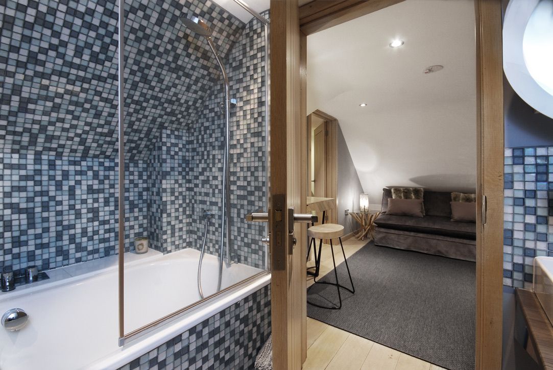 Lickfold Manor image