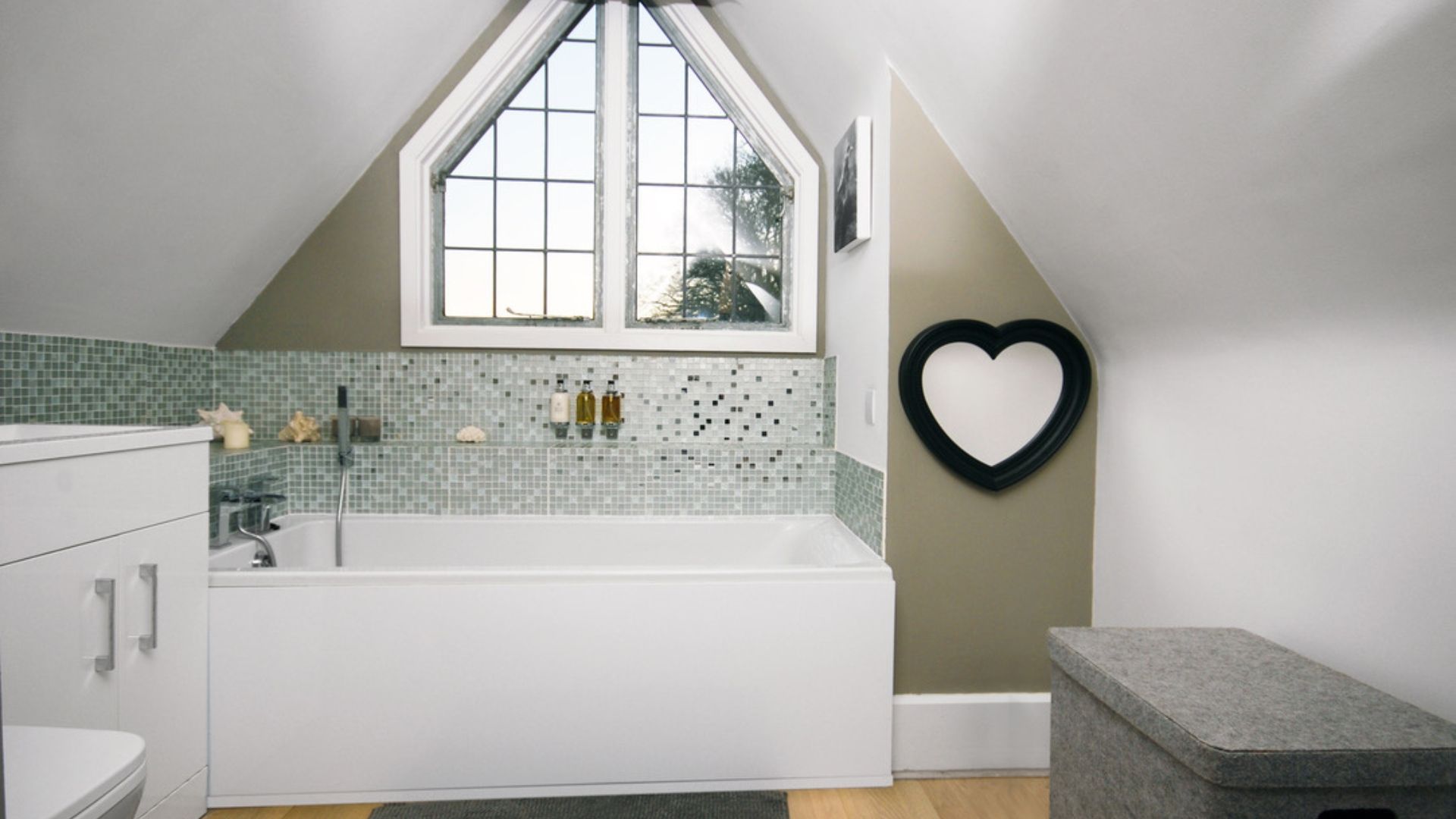 Lickfold Manor image