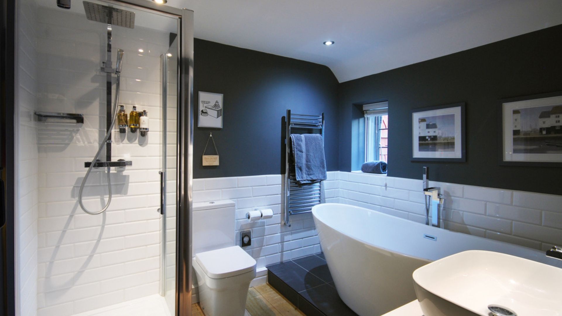 Lickfold Manor image