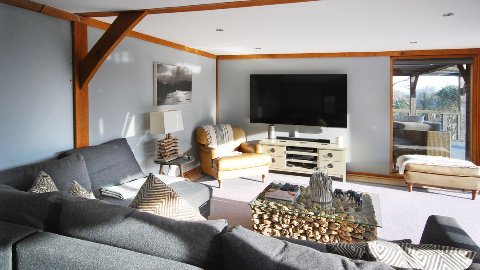 Lickfold Manor image