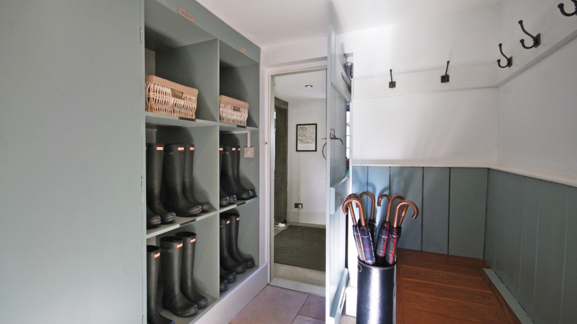 Lickfold Manor image