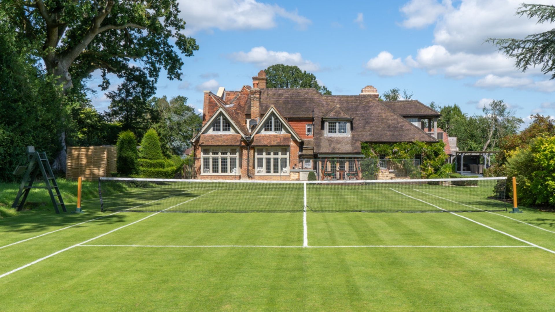 Lickfold Manor image