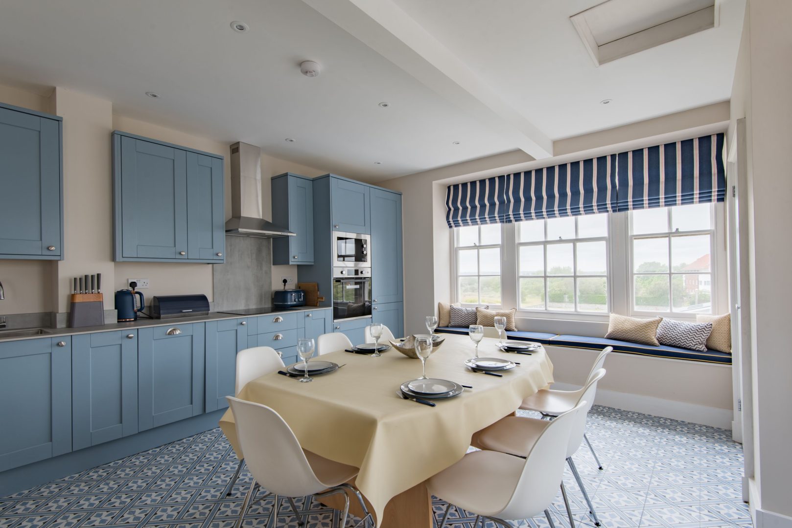 Bay View  Apartment image