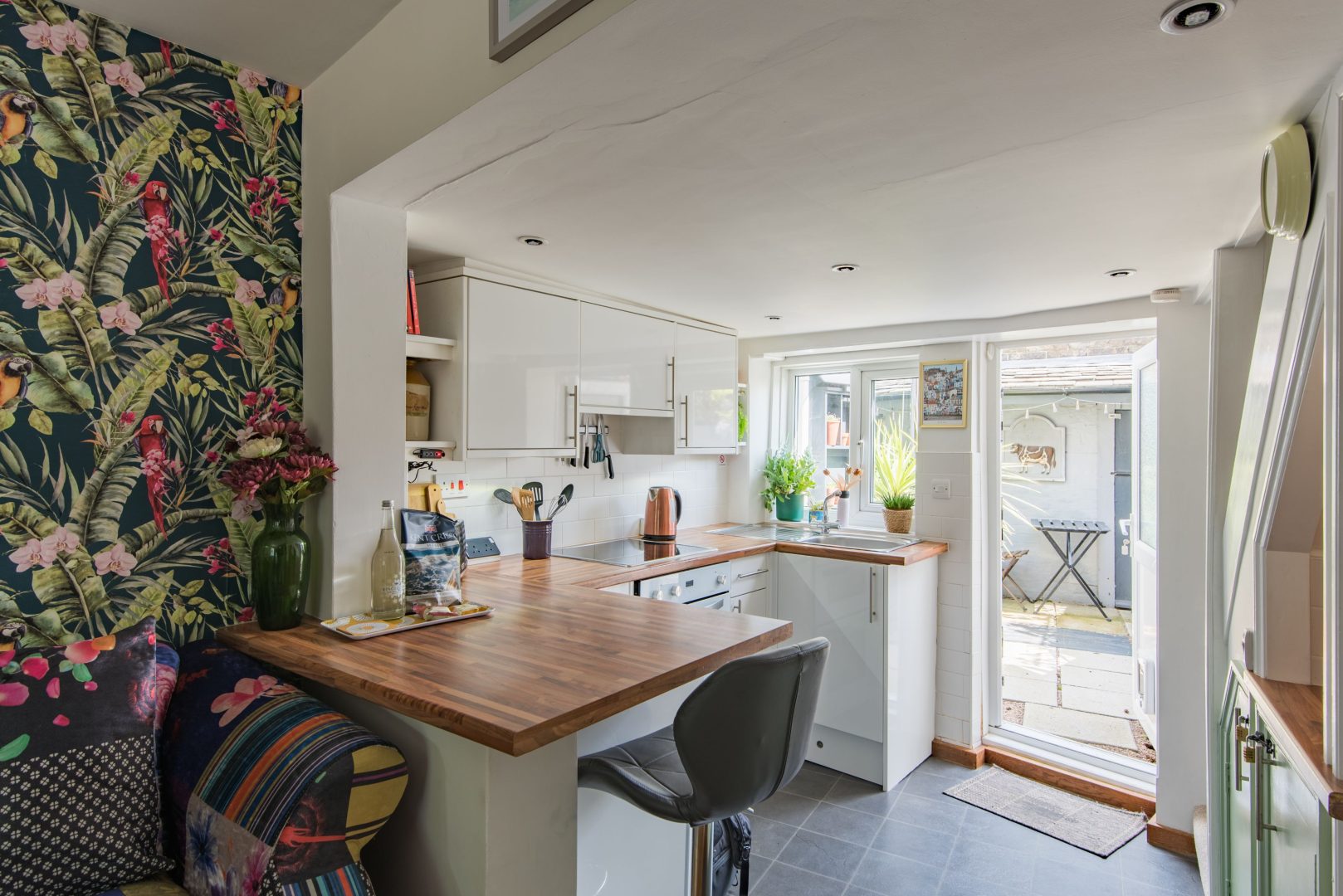 Cow and Cockle image