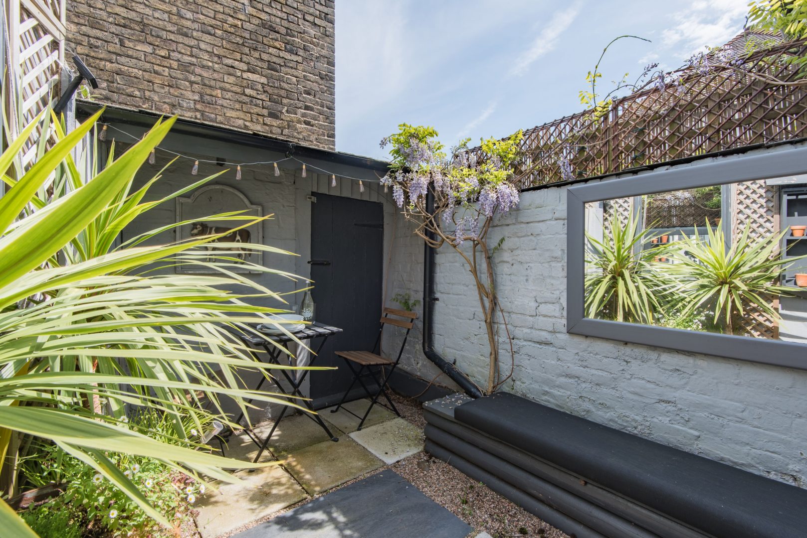 Cow and Cockle image