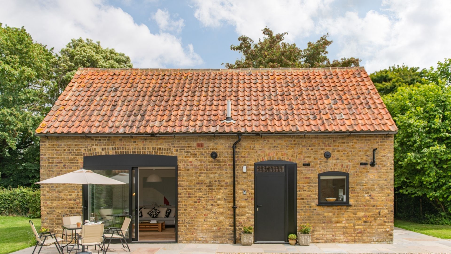 Poplar Farmhouse & Barn image