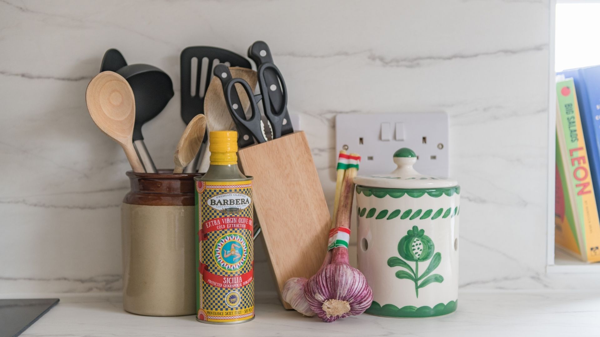 Poplar Farmhouse & Barn image