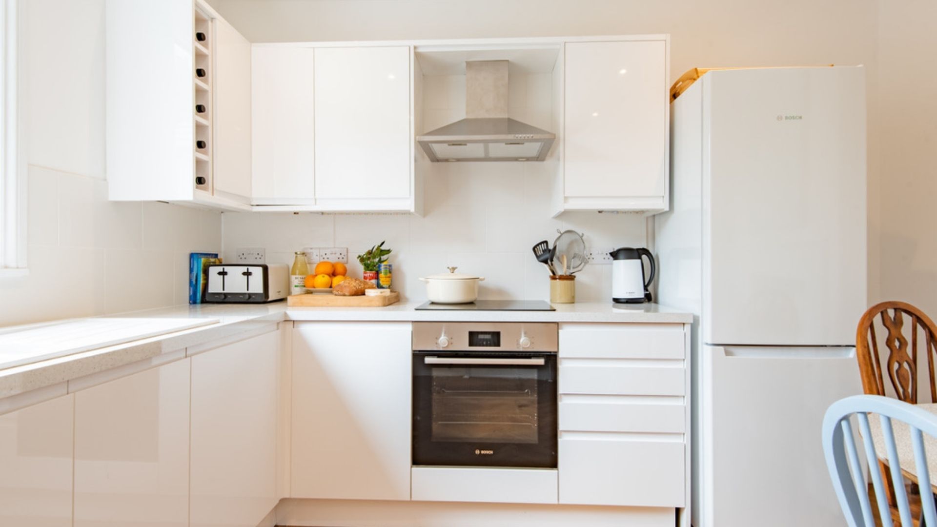 Poplar Farmhouse & Barn image