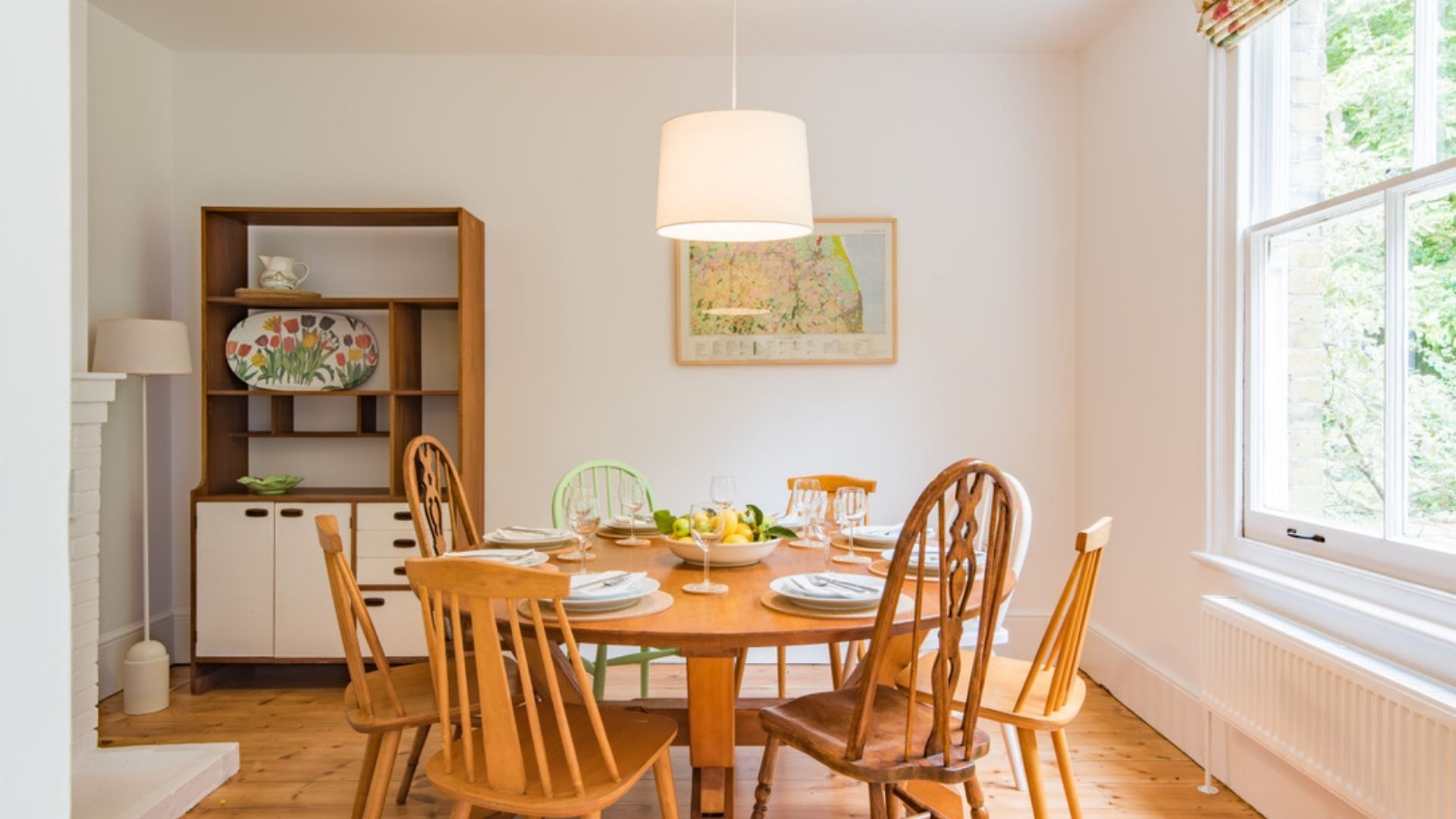 Poplar Farmhouse & Barn image