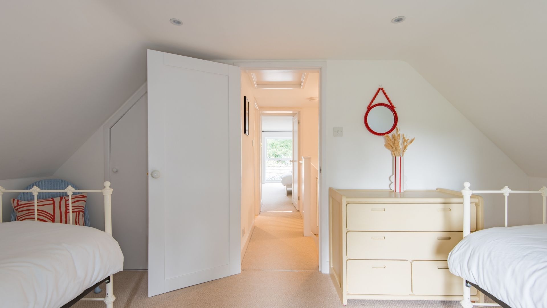 Poplar Farmhouse & Barn image