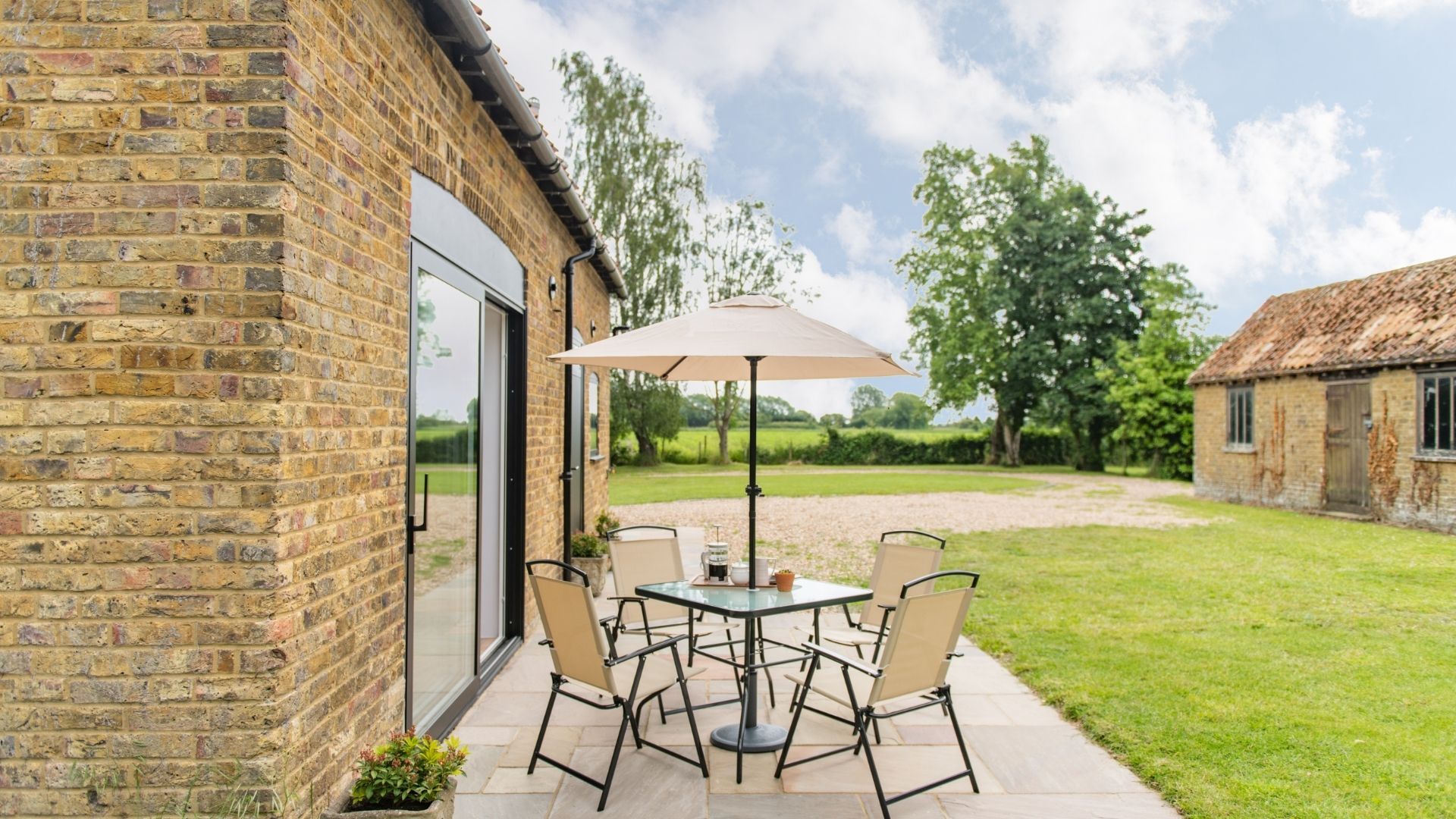 Poplar Farmhouse & Barn image