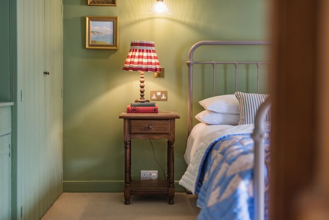 Rogue’s Cottage image