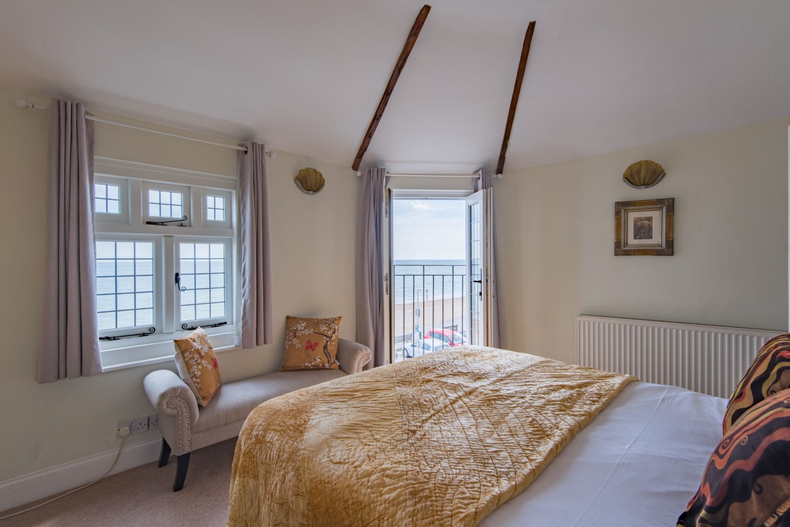 Hoop & Griffin image