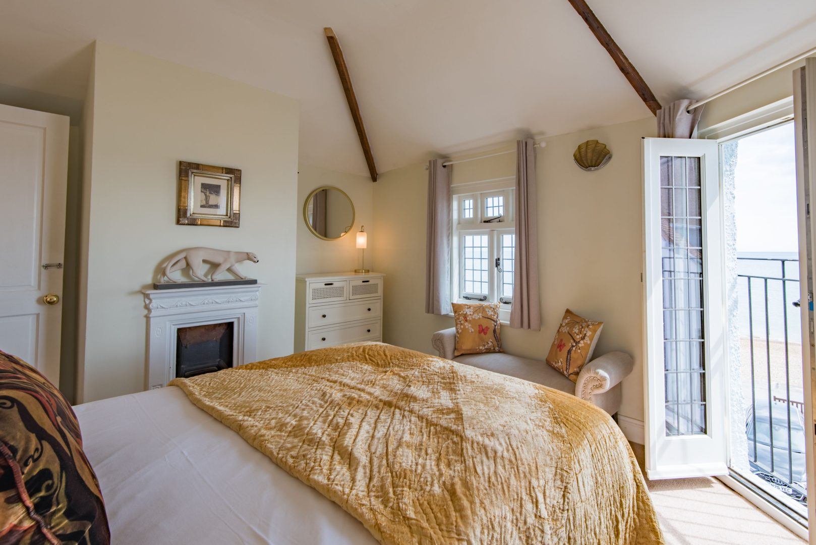 Hoop & Griffin image