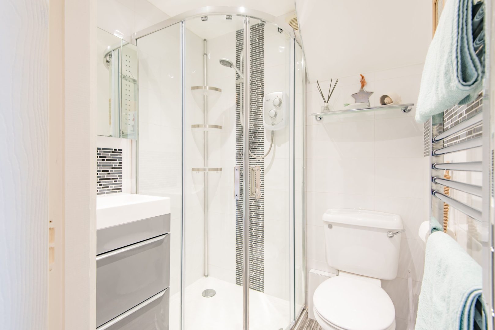 Kingsdown Chalet 10 image