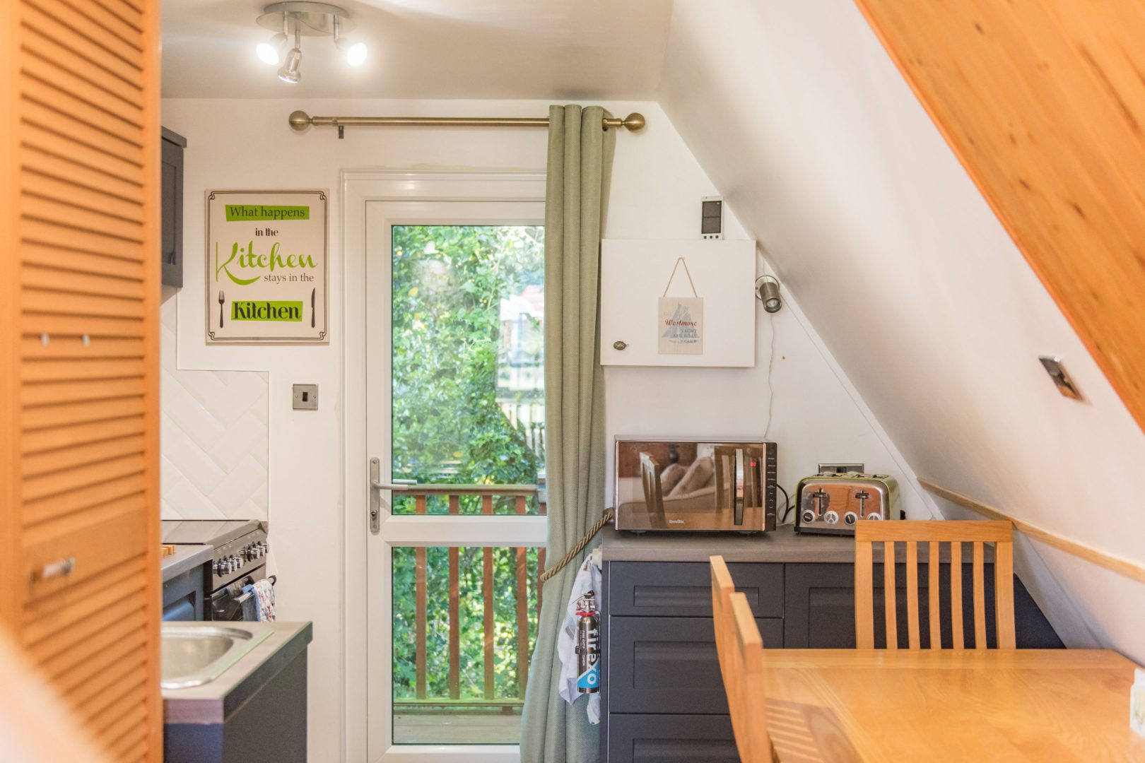 Kingsdown Chalet 10 image