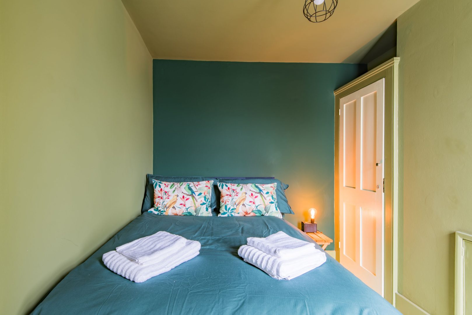 Peacock & Pebble Cottage image