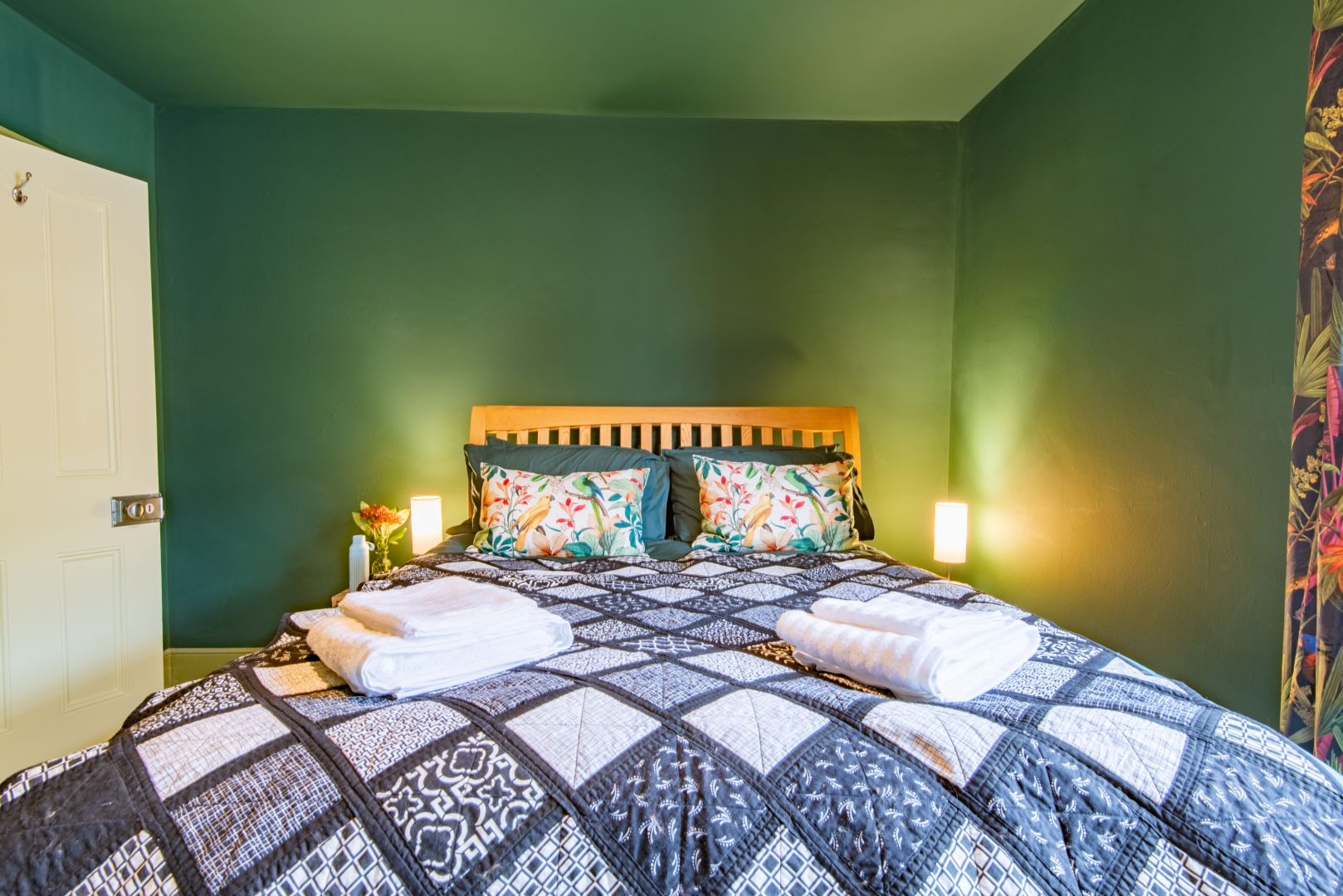 Peacock & Pebble Cottage image