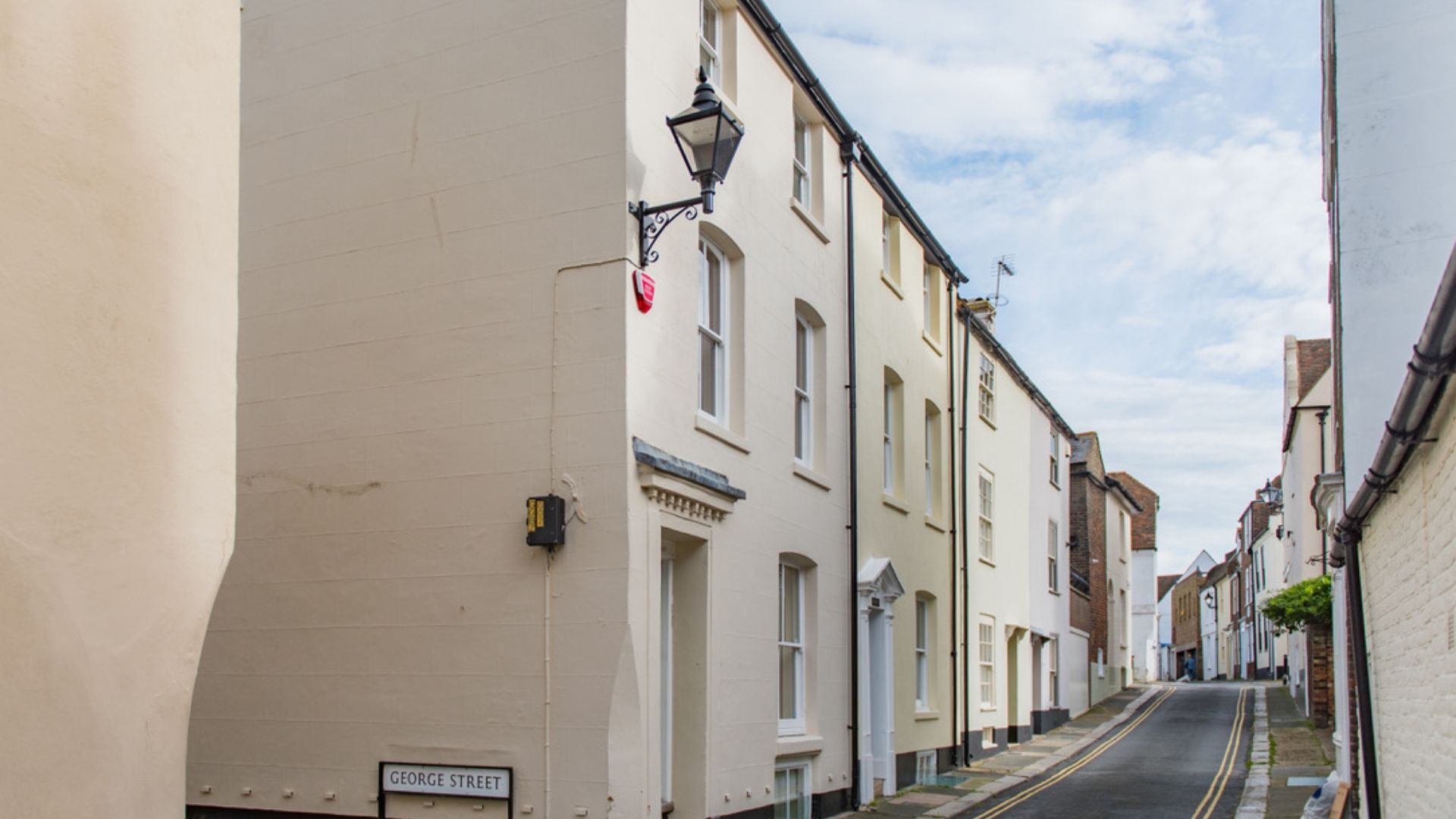 A Georgian Townhouse just 2 minutes walk to the Beach and High Street