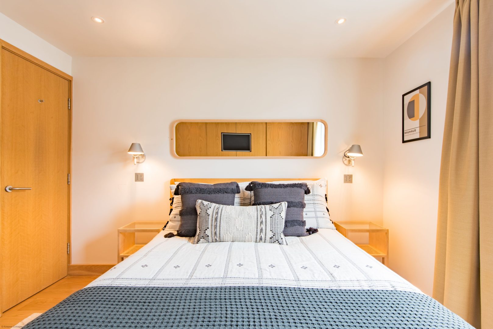 Starboard Light image