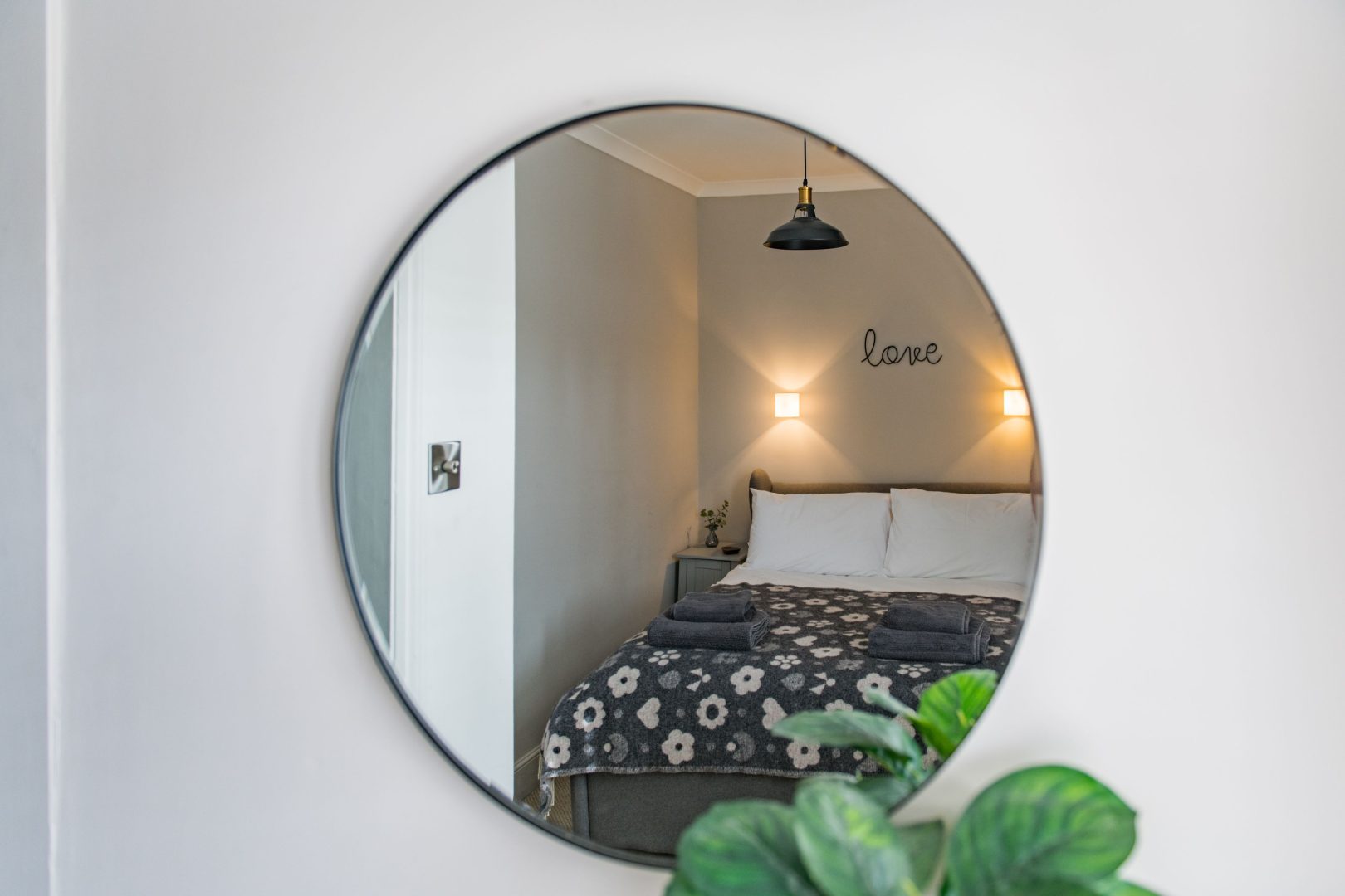 Penny Farthing Cottage image