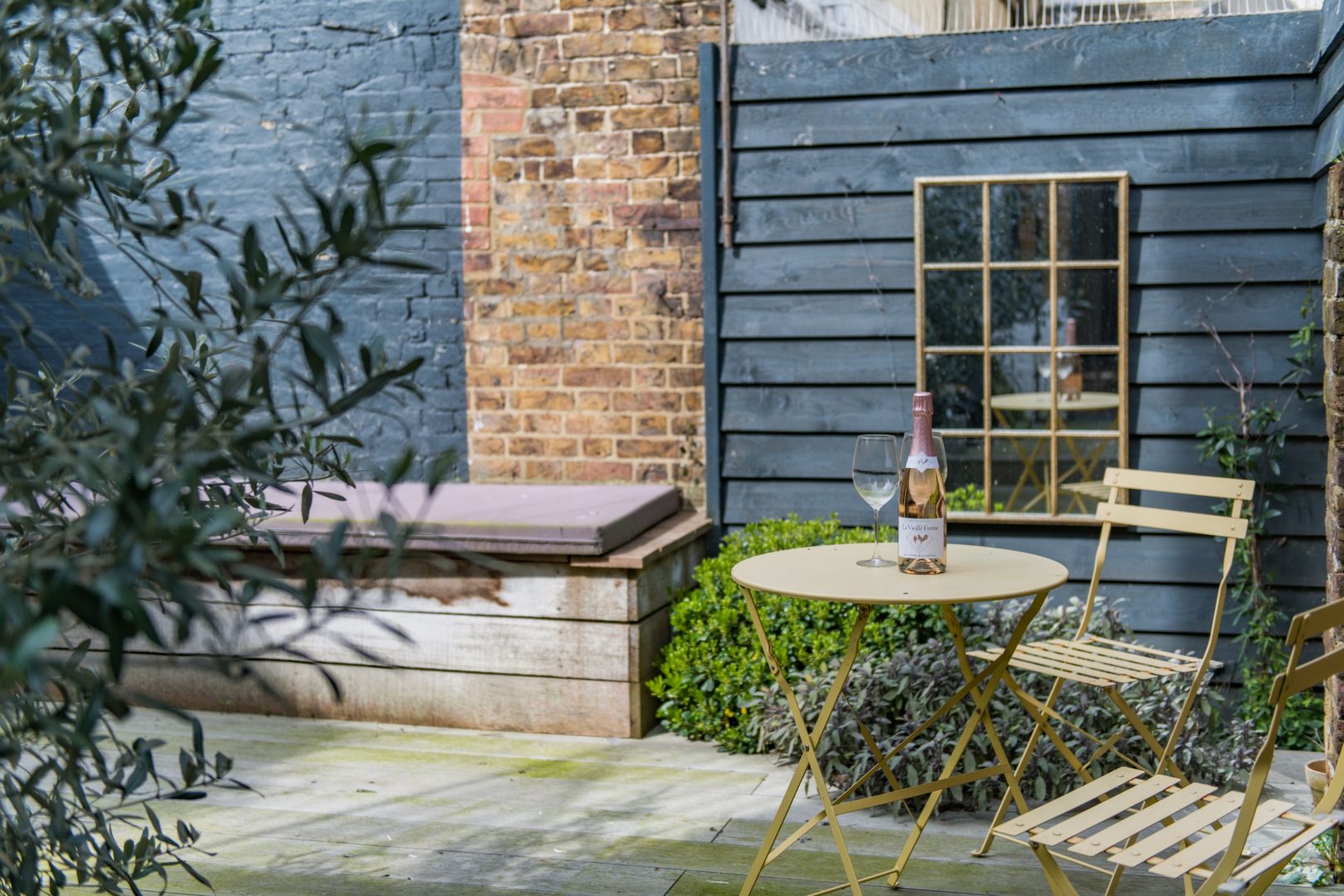 Penny Farthing Cottage image