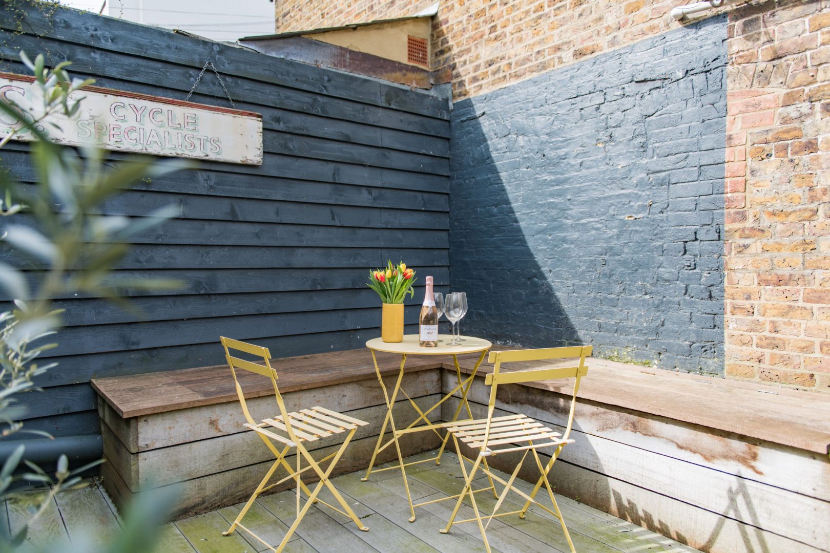 Penny Farthing Cottage image