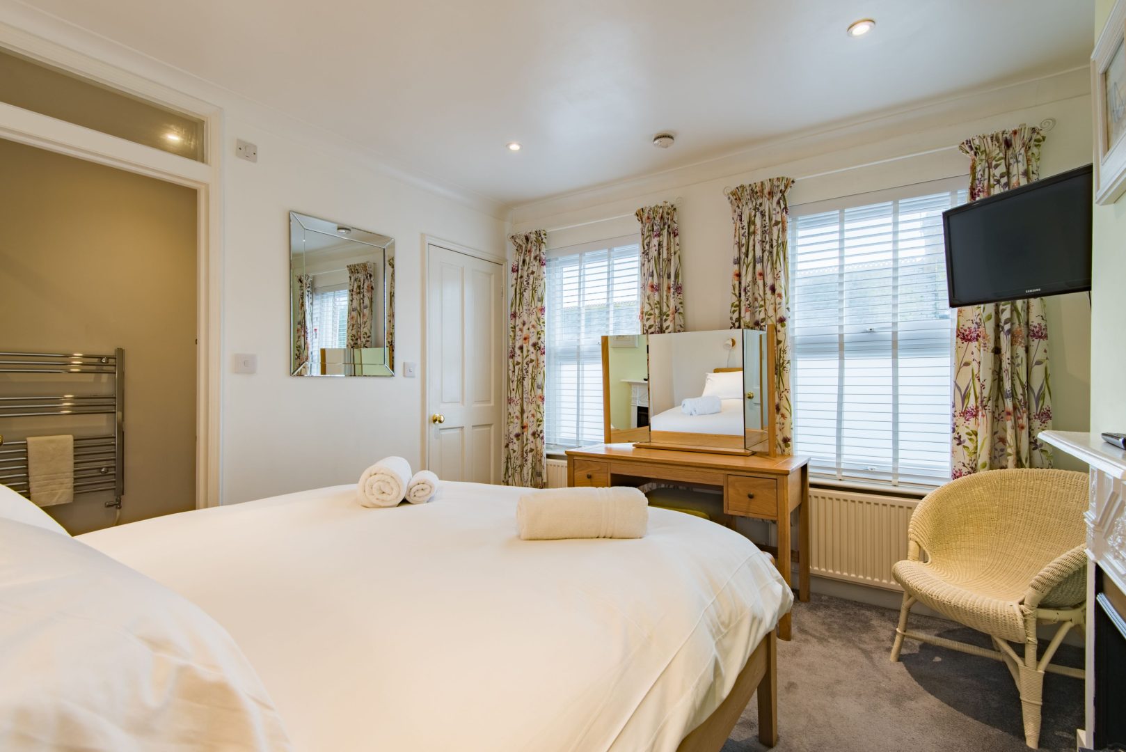 Middle Cottage image