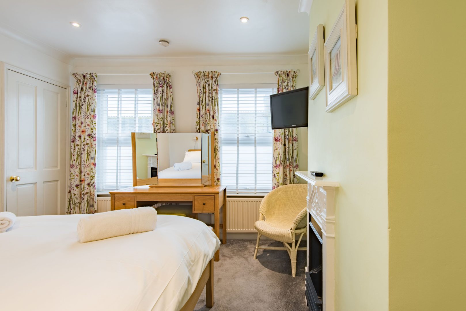 Middle Cottage image