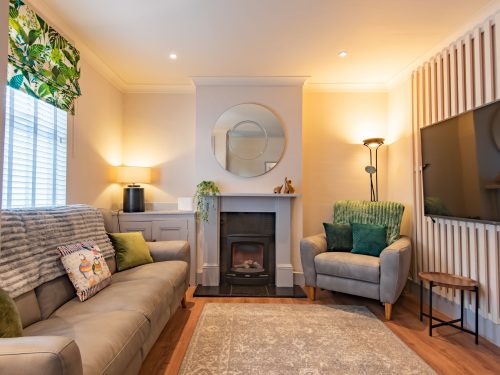 Middle Cottage image