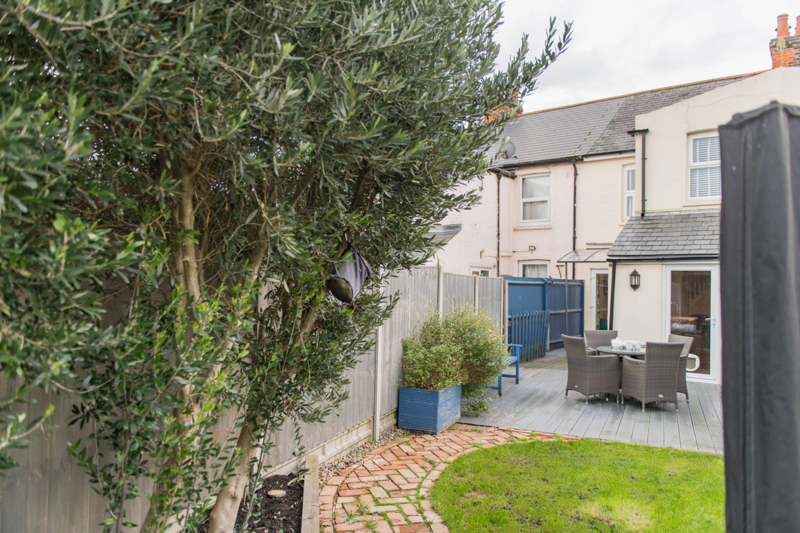 Middle Cottage image