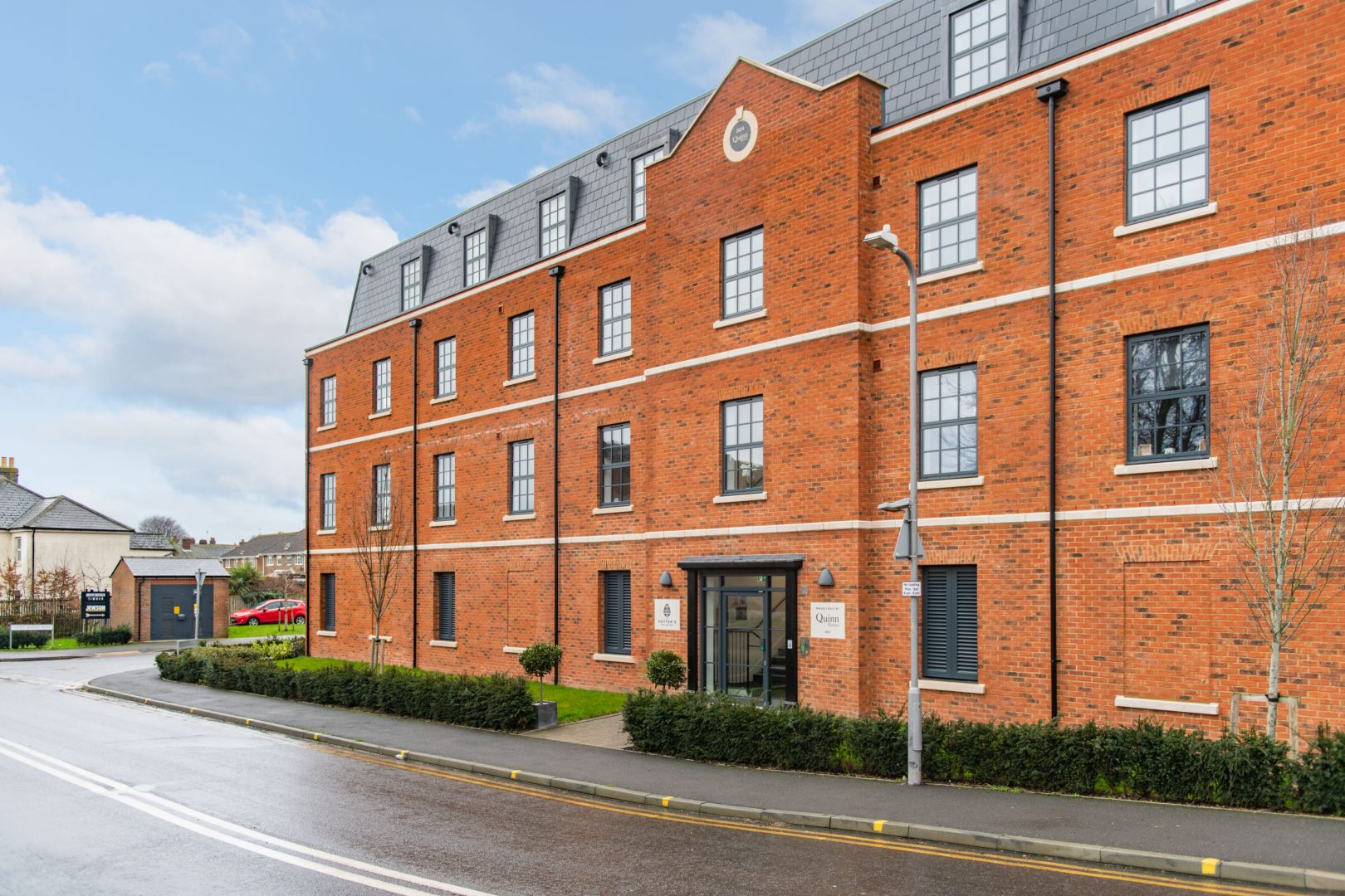 iDeal Apartment image