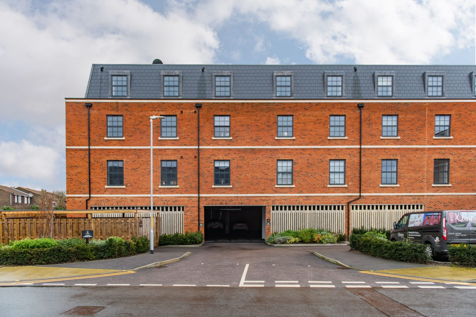 iDeal Apartment image