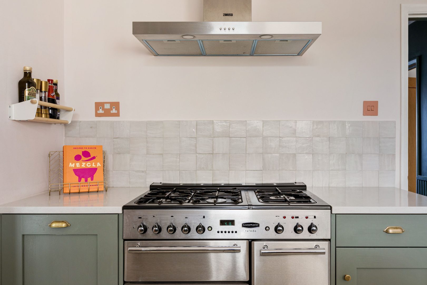 Pebbles, Seasalter image