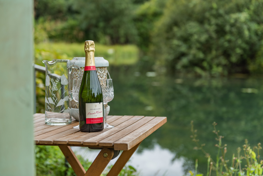 8C617ACF-AE43-4A5C-9124-4C4481C2B1D2_1_105_c