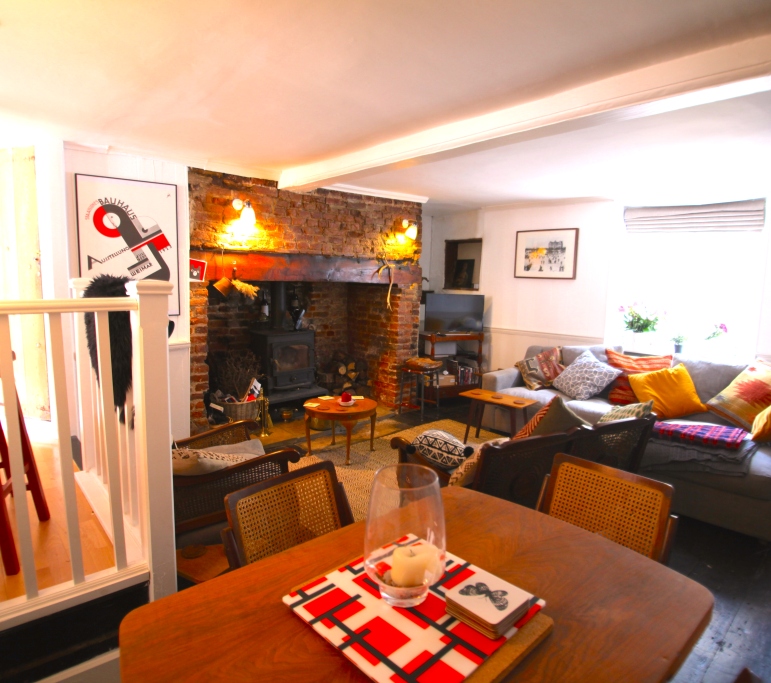 Living-room-looking-across-to-fireplace