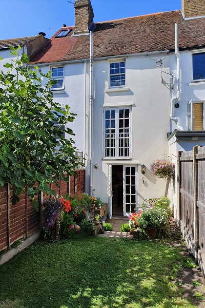 Writers Cottage Deal Kent garden