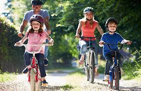 biking-famlily