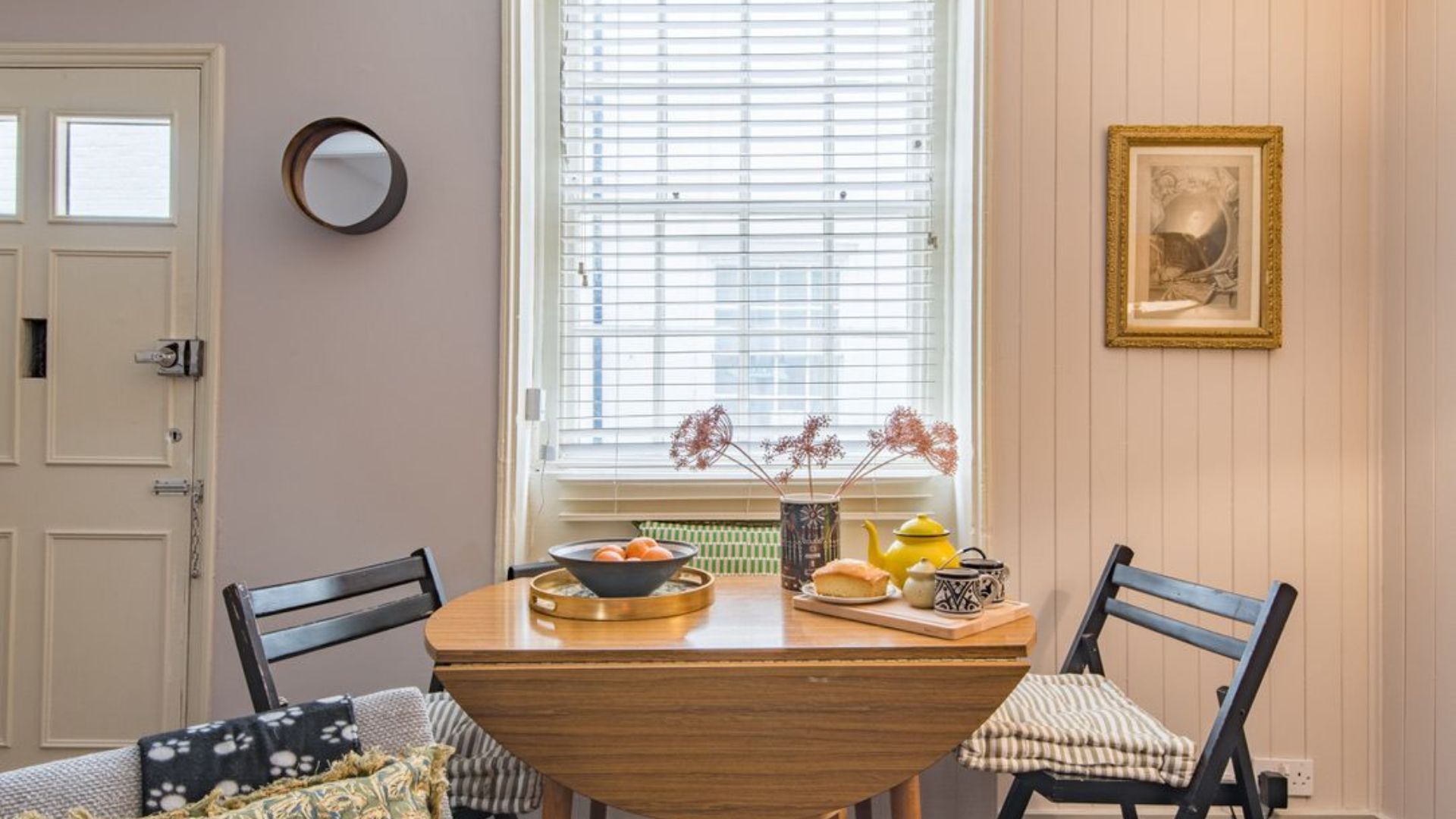 Elizabeth Cottage image