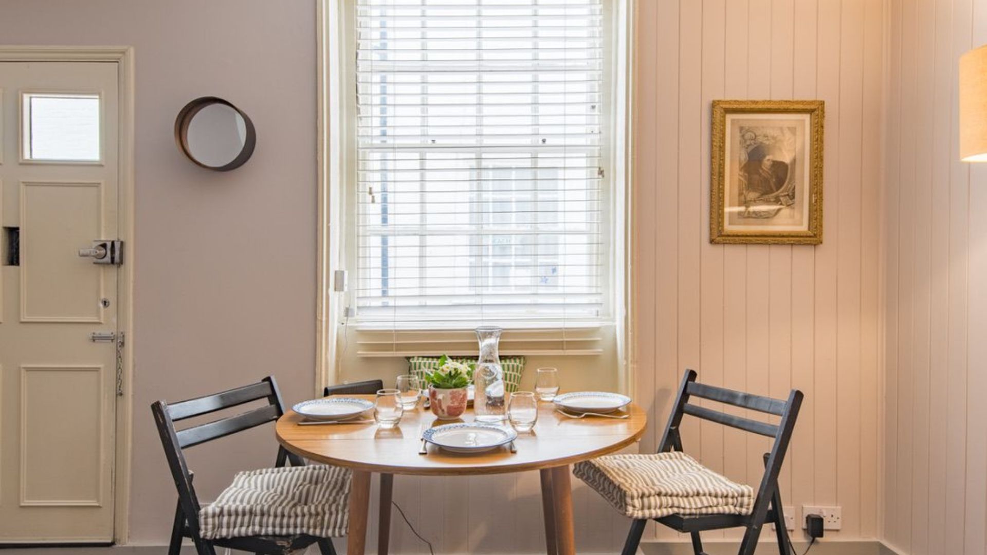 Elizabeth Cottage image